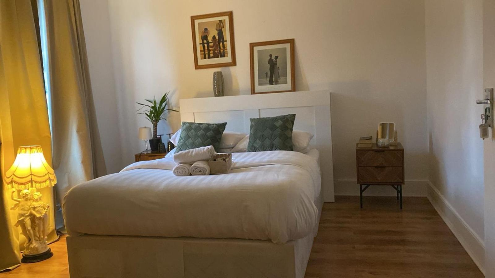 Park View Homestay Barking  Kültér fotó