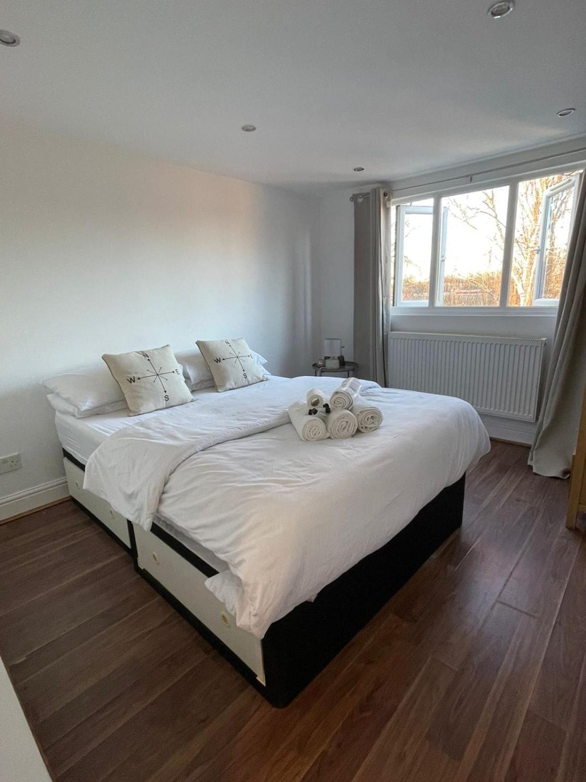 Park View Homestay Barking  Kültér fotó